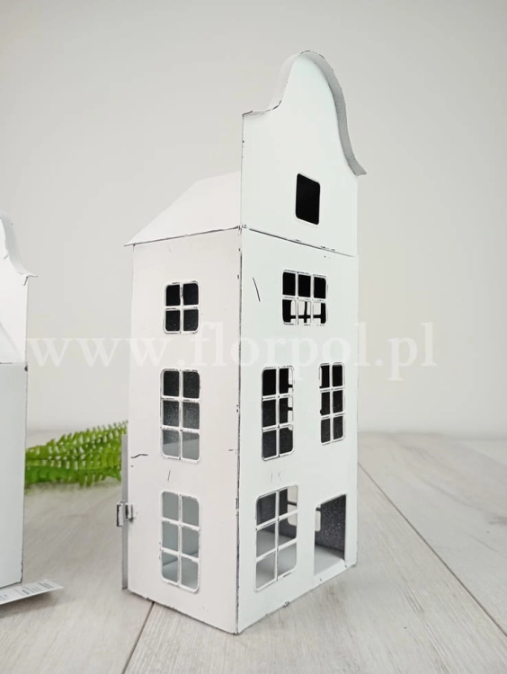 metalowy domek latarnia _1246.jpg