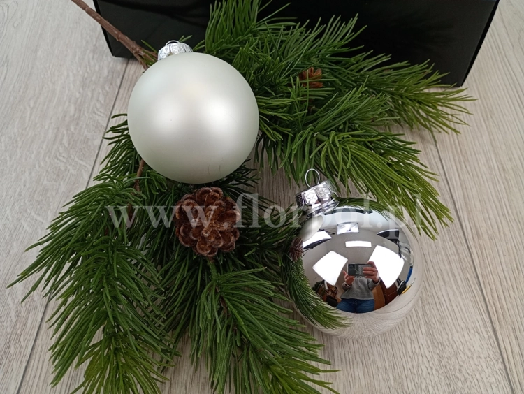 szklana bombka 10058.jpg