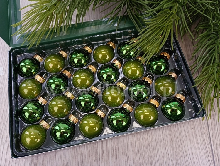 szklana bombka 10050.jpg