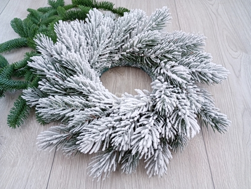 Jodła szlachetna  - sztuczny wianek śnieżony  średnica od 40cm do 65cm